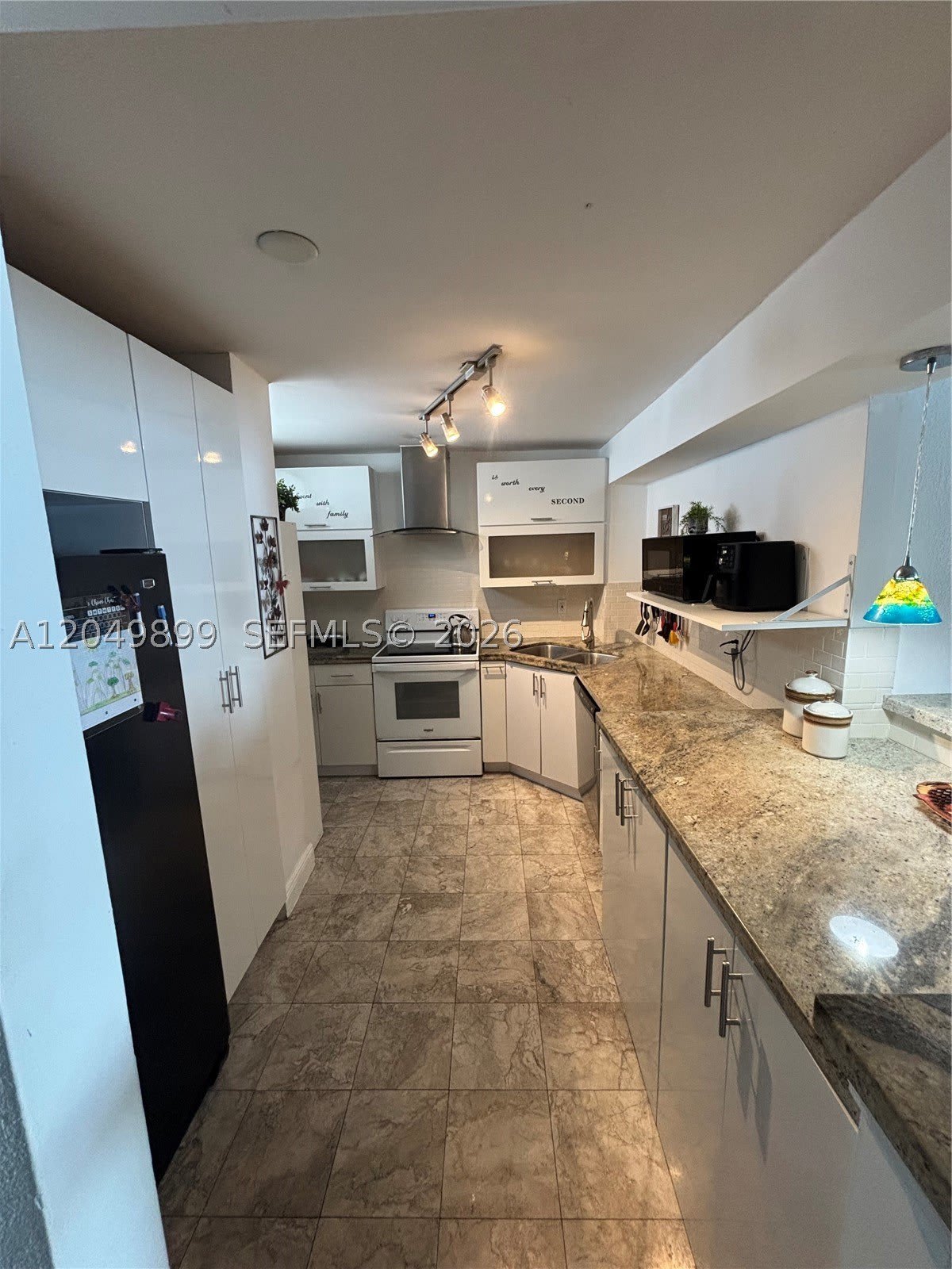 6450 Collins Ave – photo 1