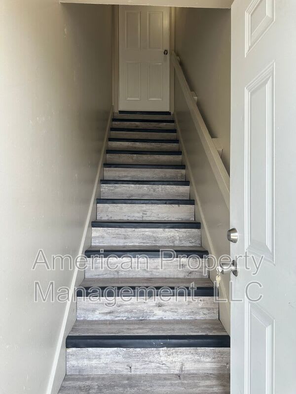3605 1/2 E 16th St – photo 3