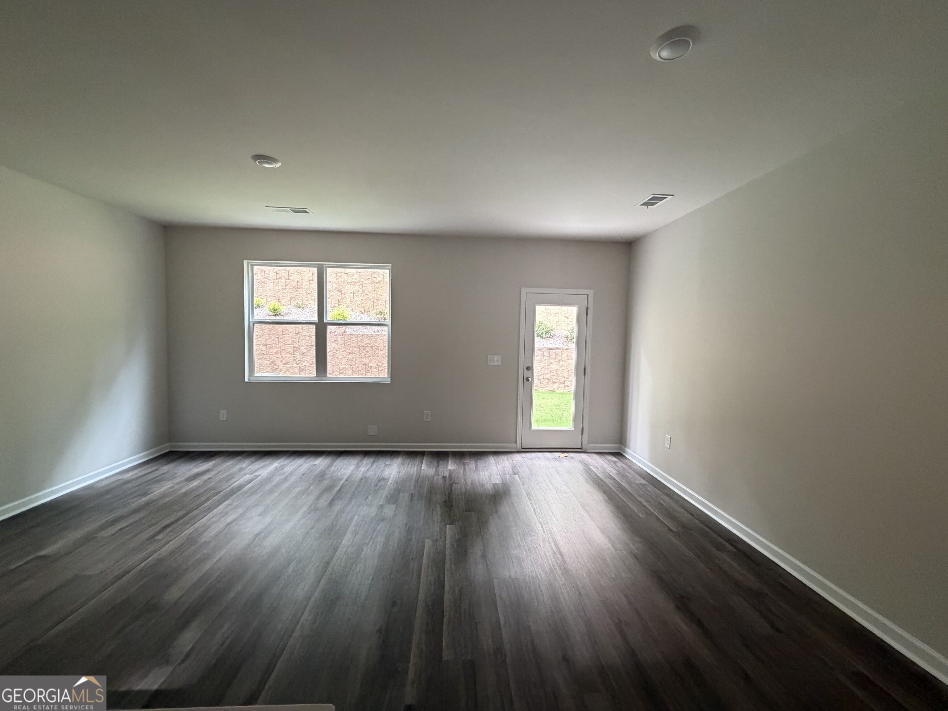 2064 Crossing Road – photo 3