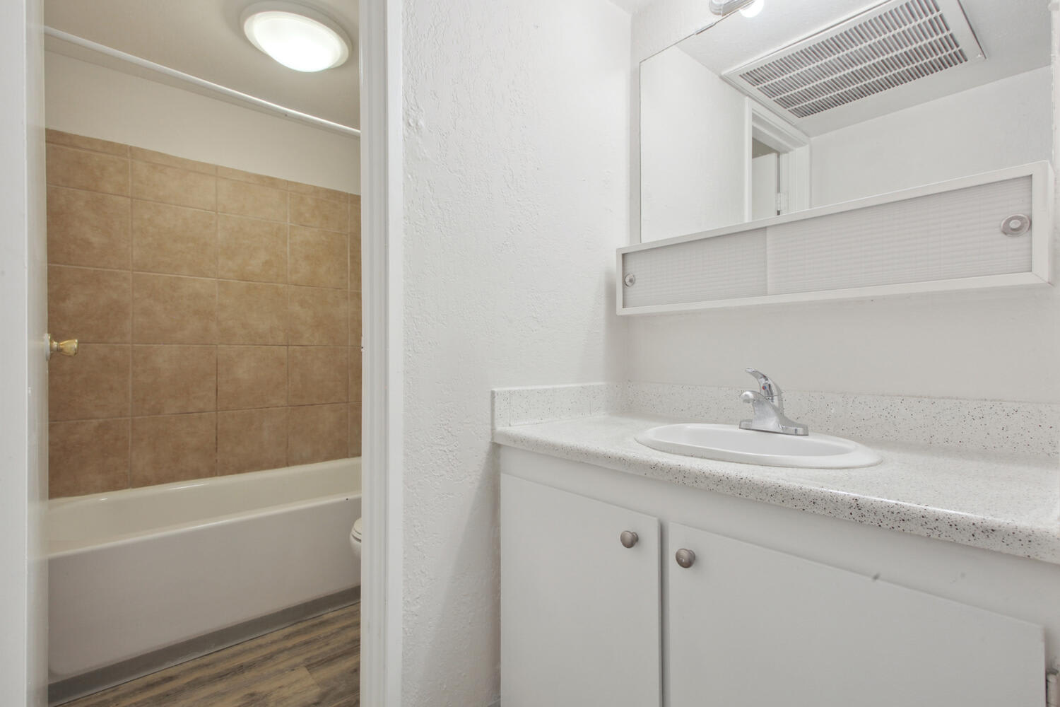 Lakeridge Terrace Apartments – photo 4