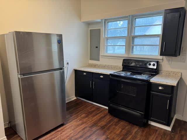1010 Angel Street – photo 5