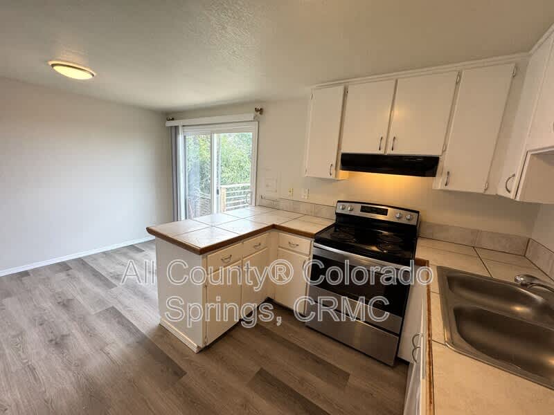 1237 Chiricahua Drive – photo 4