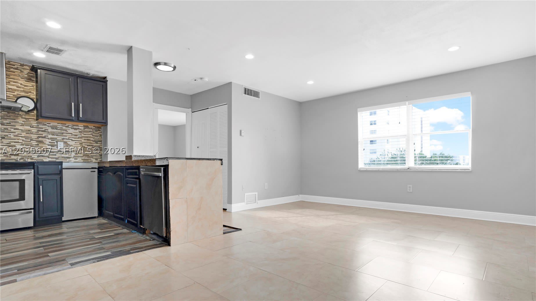 7925 Carlyle Ave – photo 2