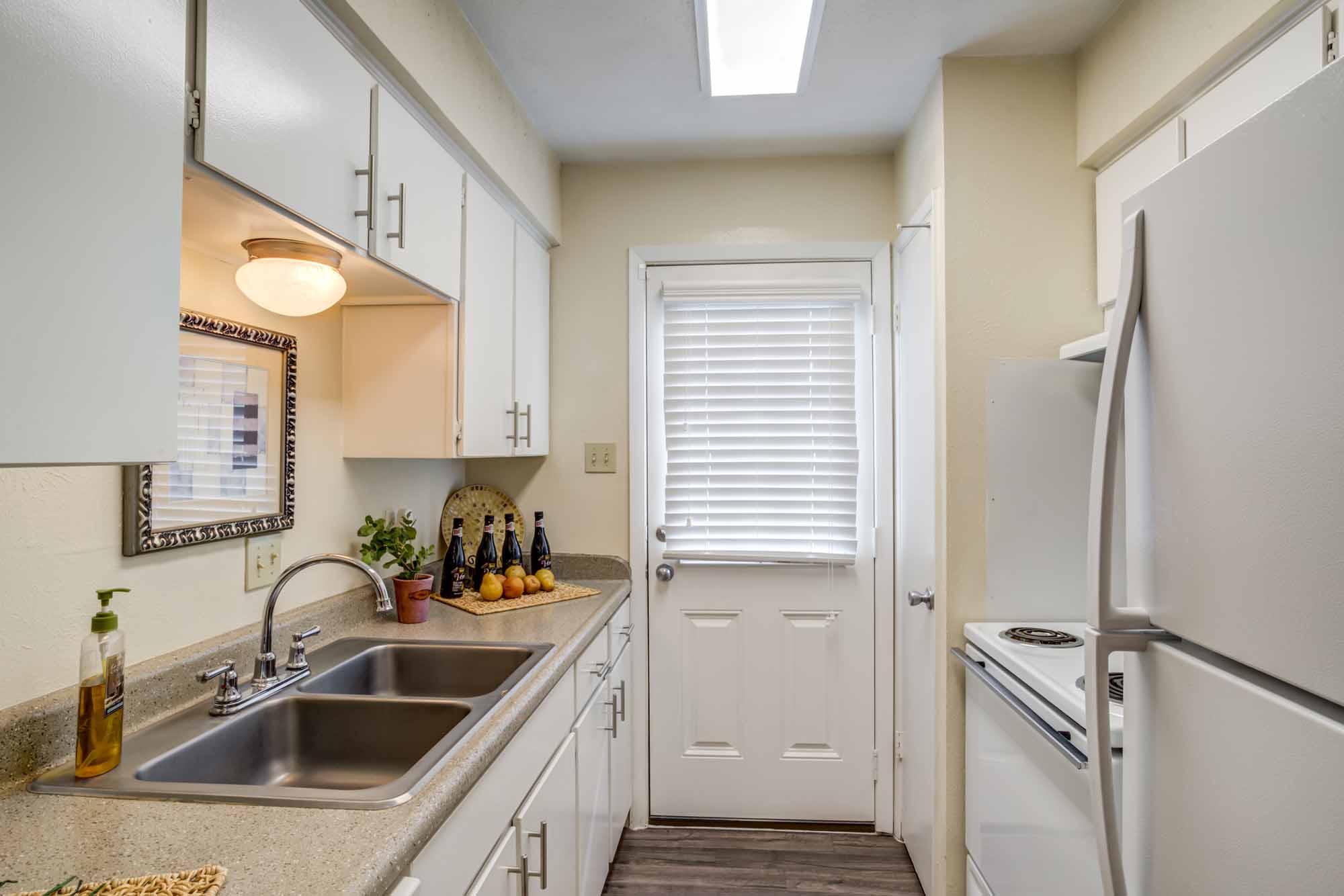 Willow Oaks Apartments – photo 5