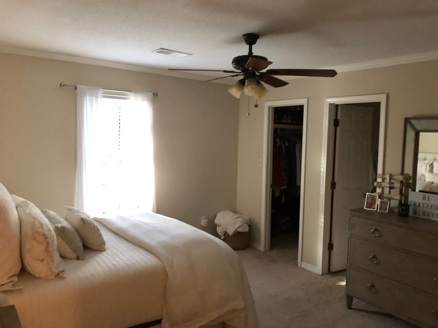 Roommate Needed!! Walk to the Square! Available NOW... – photo 5