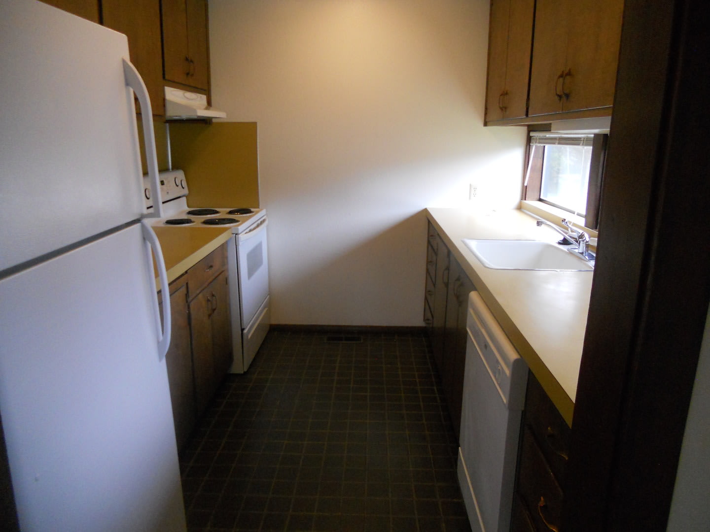 Spacious 2 bedroom 1 bath 1192 sq ft. – photo 2