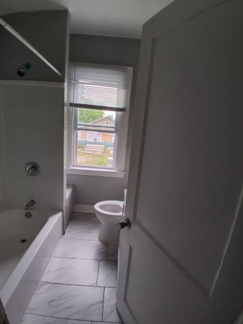 695 Algonquin St- 4 BED & 1.5 BATH FOR RENT – photo 5