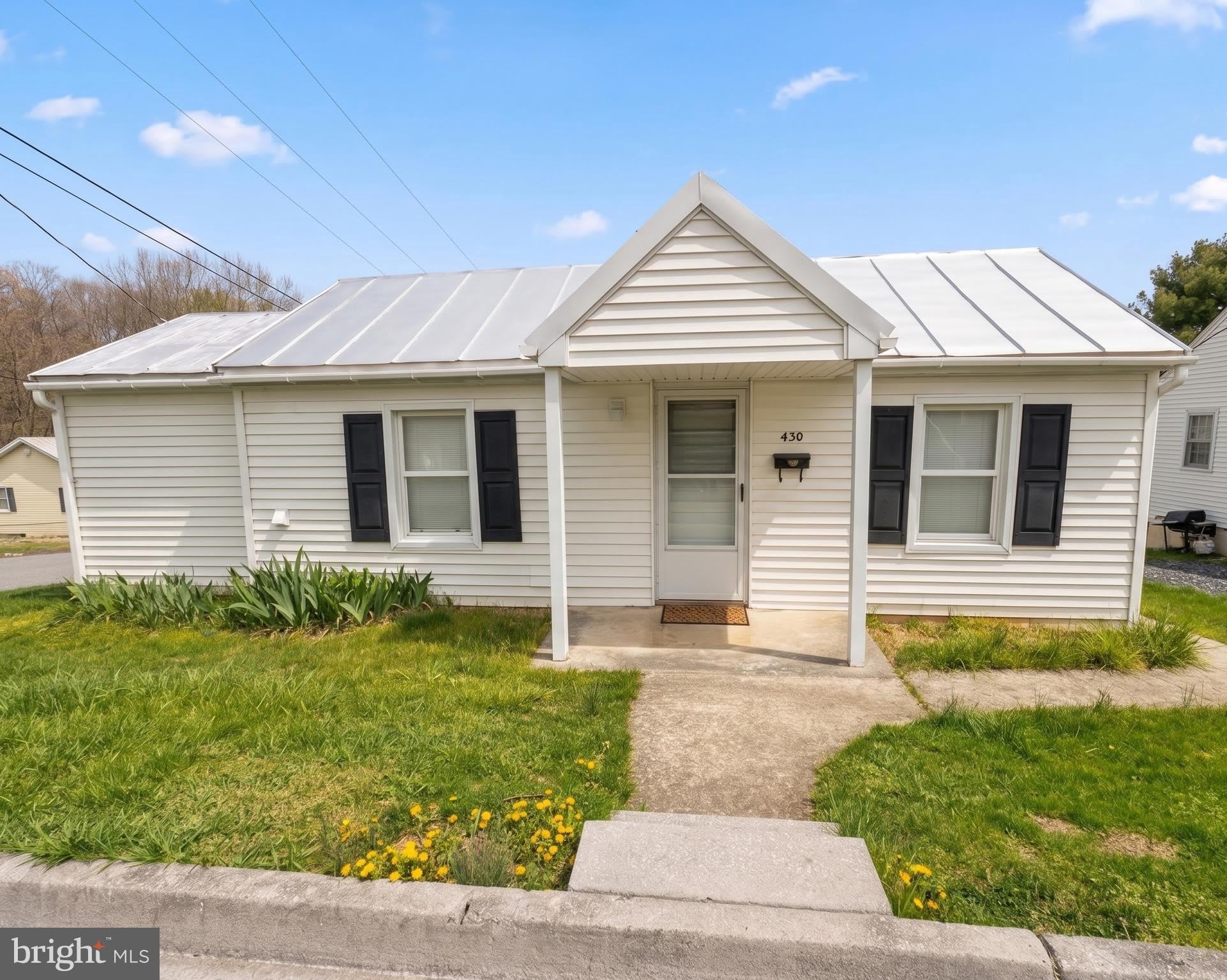 430 W HIGH Street – photo 1