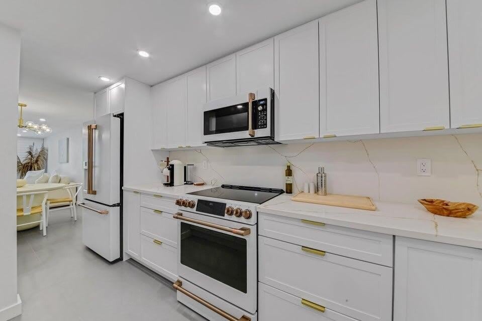 765 Jeffery Street – photo 3