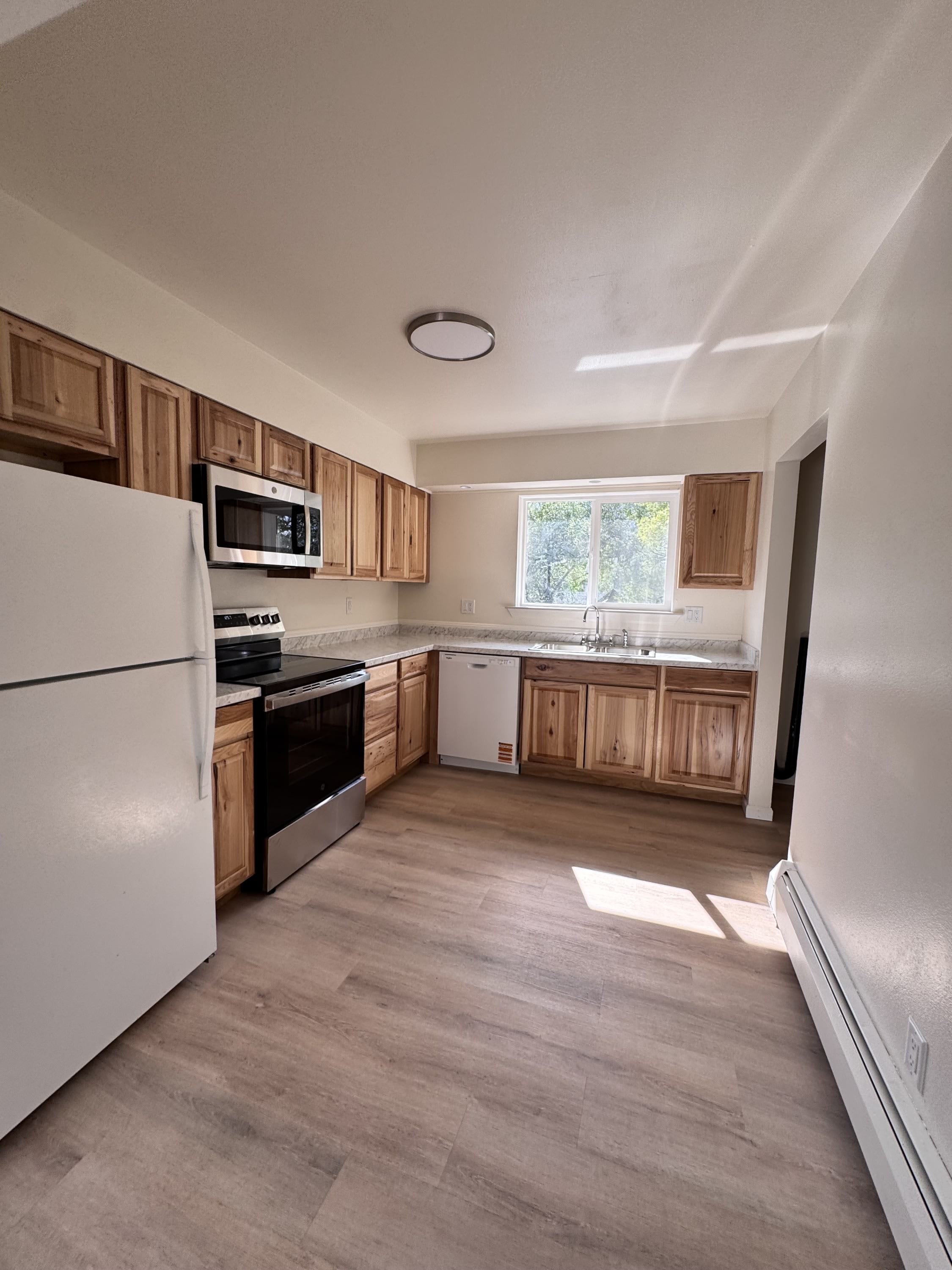 736 Bennett Avenue # 4 – photo 2