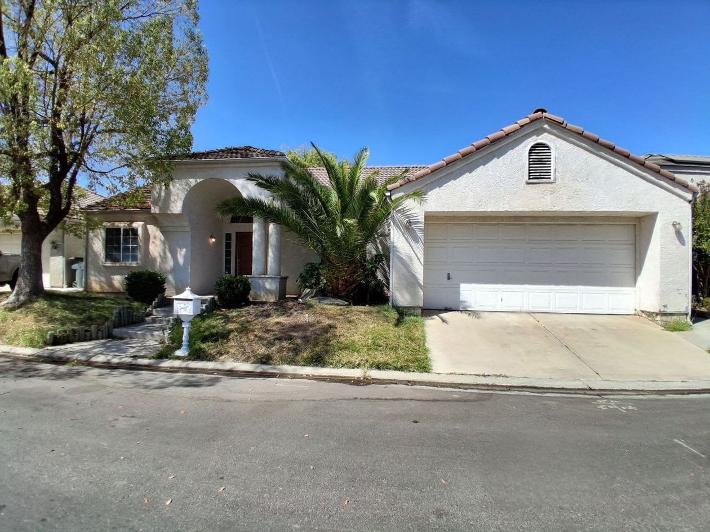 Fort Washington 3 Bedroom Home Located Near Champlain & Perrin! – photo 1
