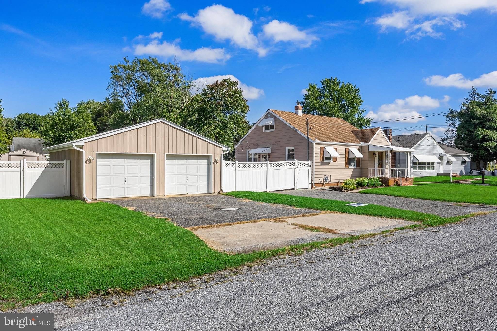 505 HAZEL Avenue – photo 1