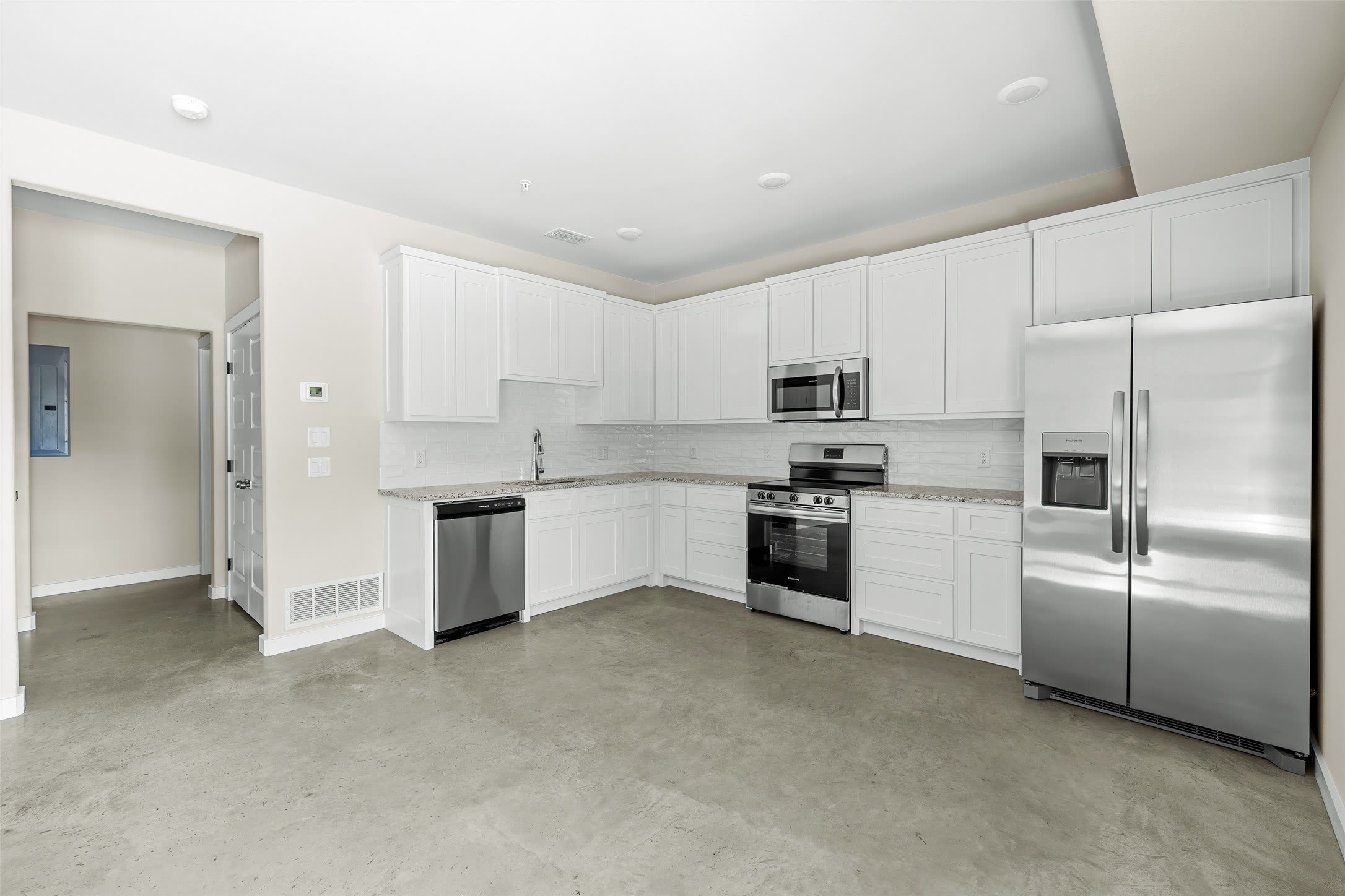 2290 W Tarleton Street – photo 5