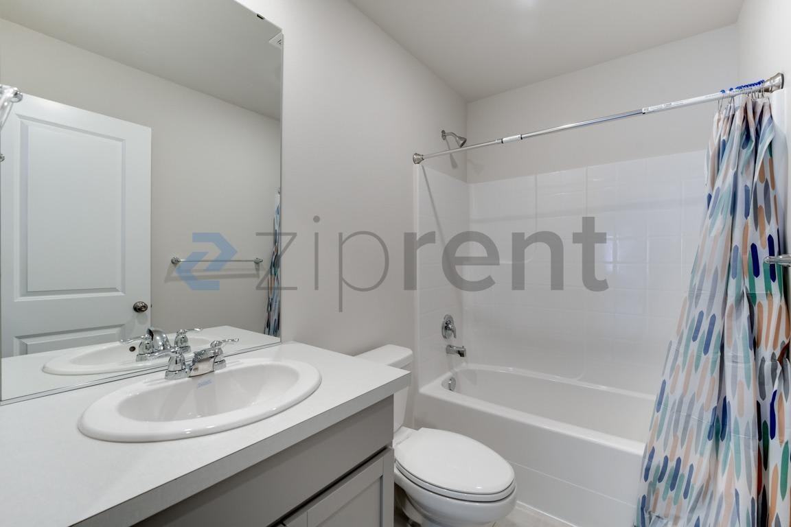 1026 17th Ave – photo 3