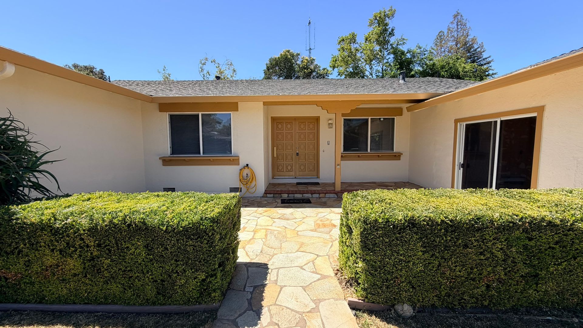 Concord Beautiful 4 bedroom 2.5 bath home 1928 sq ft walk to Clayton Valley High School! – photo 2