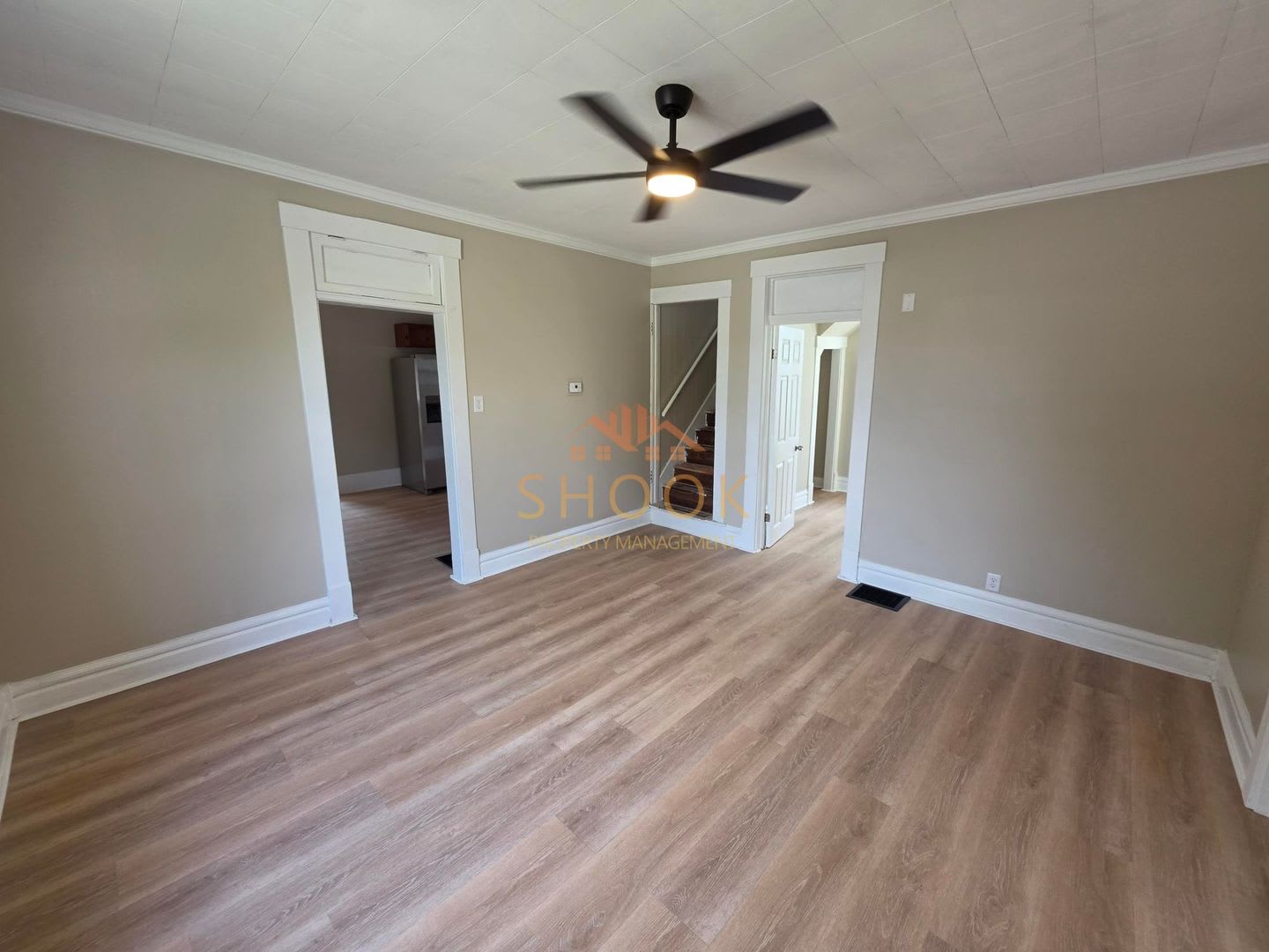 **MOVE-IN SPECIAL** Centrally Located and Remodeled 4BR Home – photo 3