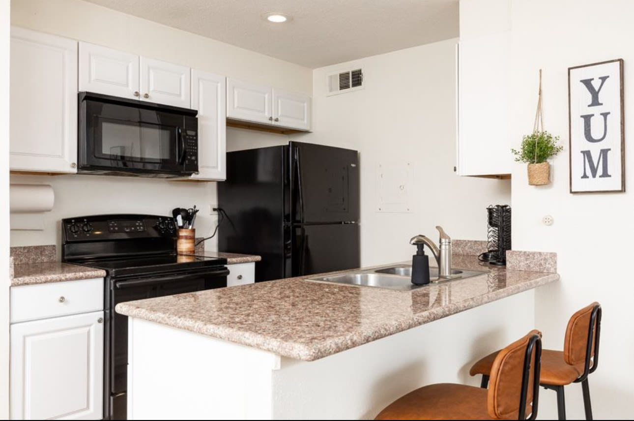 8055 East Thomas Road – photo 4