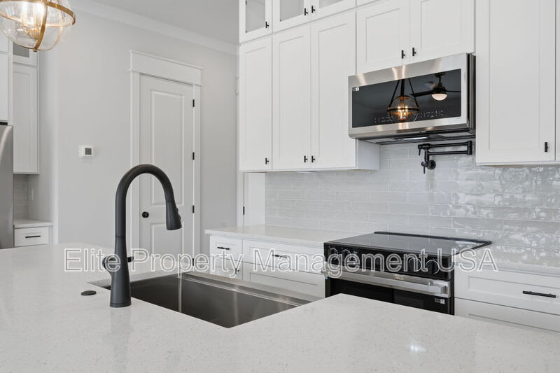 331 Orchid Street – photo 5