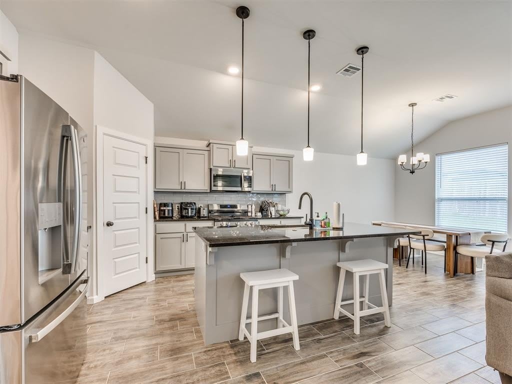 2323 Arcady Avenue – photo 5