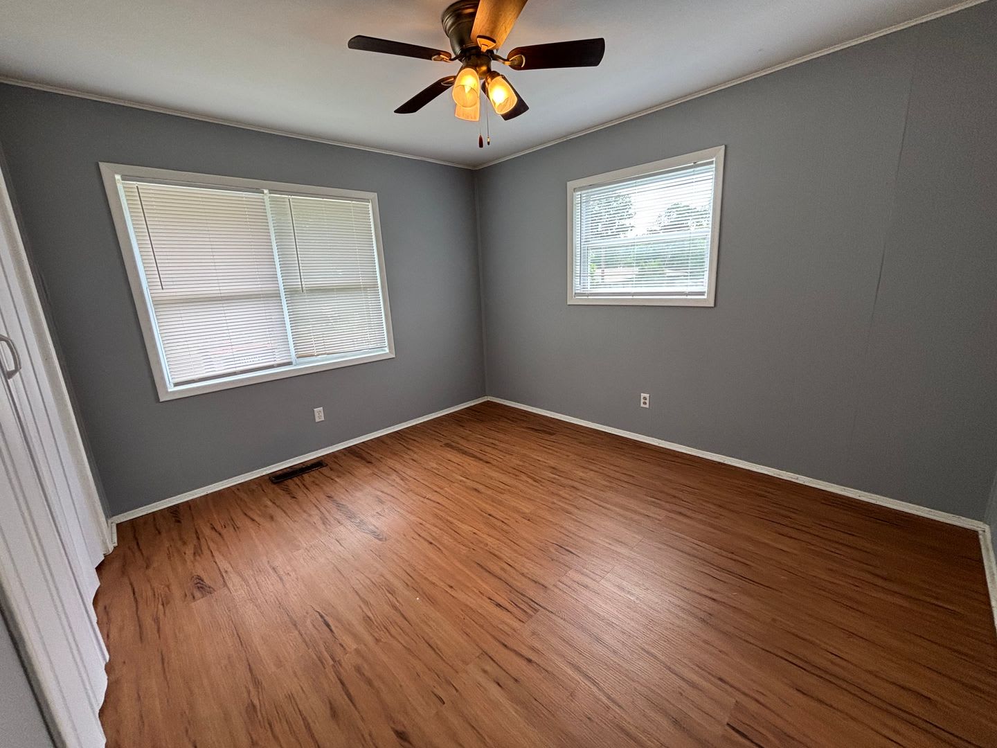 Inviting 2 Bedroom 1 Bath Ground Floor Apartment In A Peaceful Neighborhood – photo 3