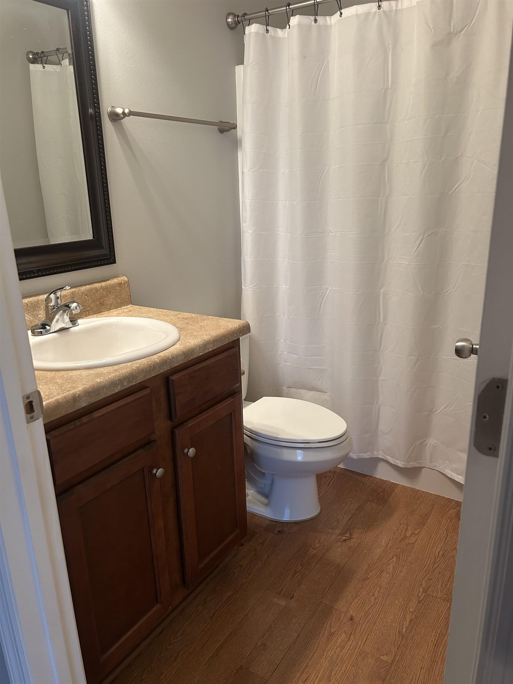 1929 Durham Avenue – photo 4