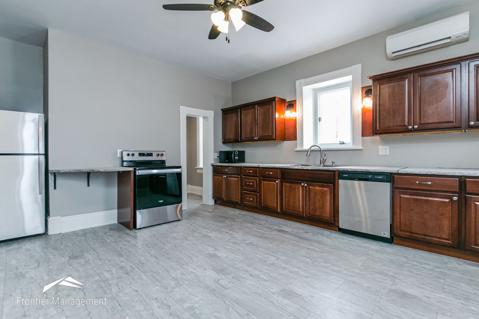 Charming 4 Bedroom Home Located Outside Of Alma Ks – photo 3