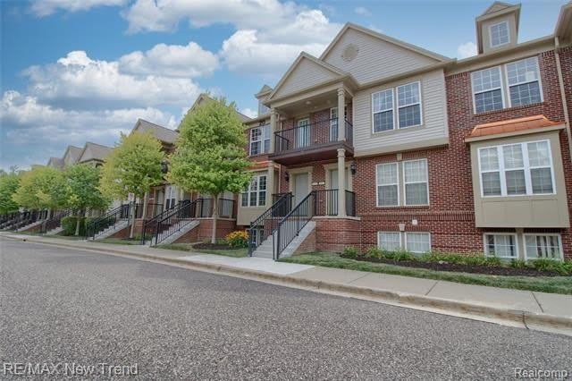 28021 HOPKINS Drive – photo 3
