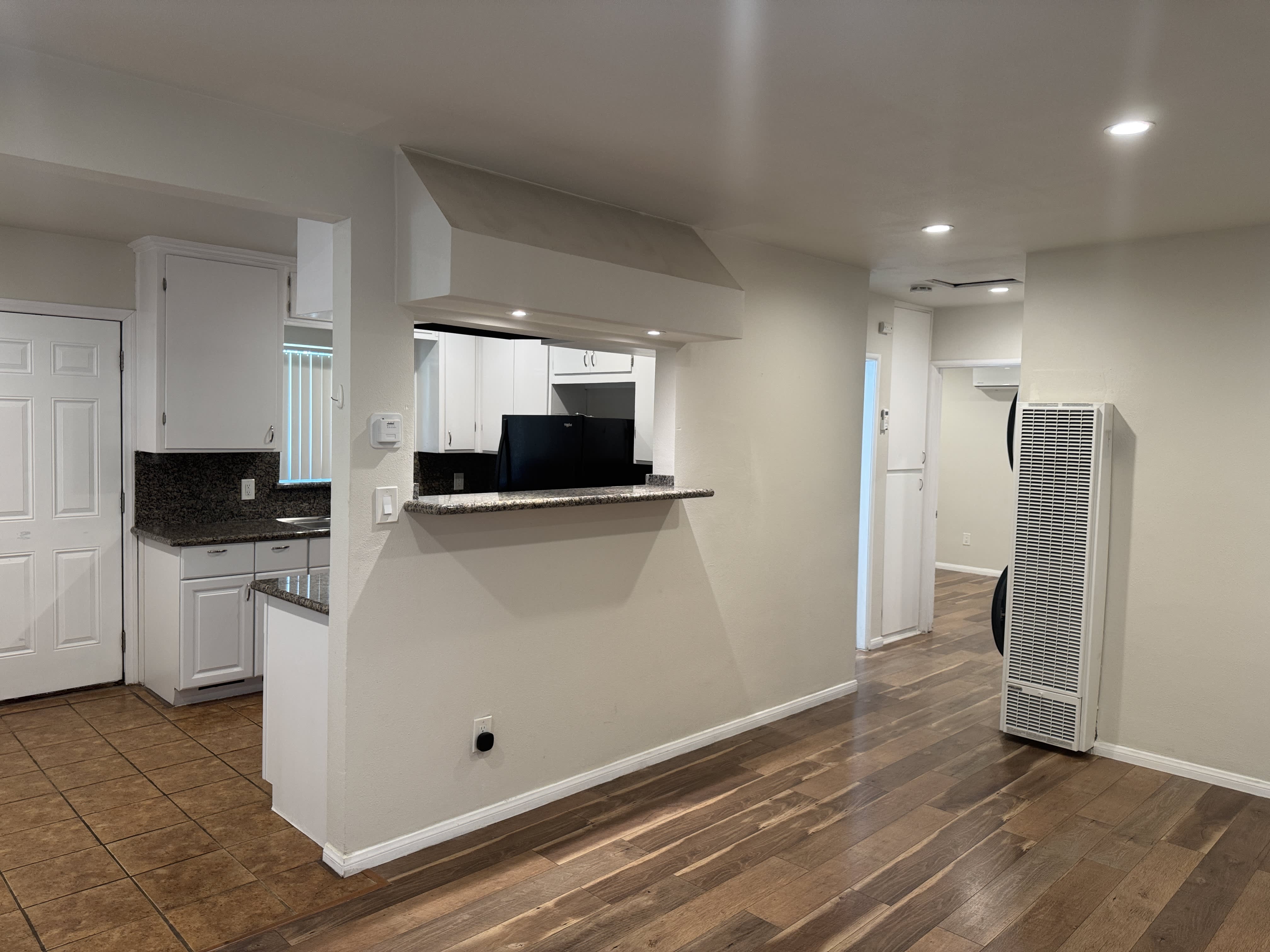 24449 University Ave – photo 1