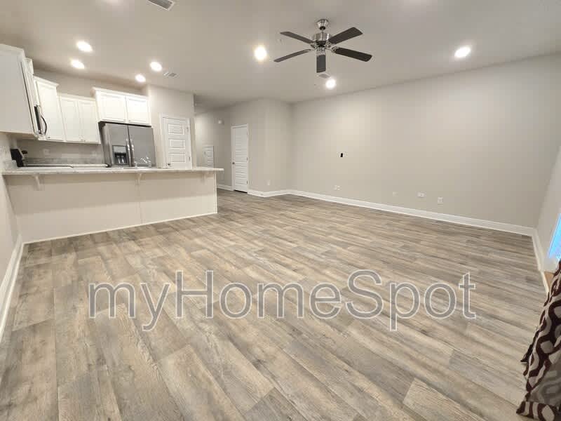 6012 Royal Port Ct – photo 5