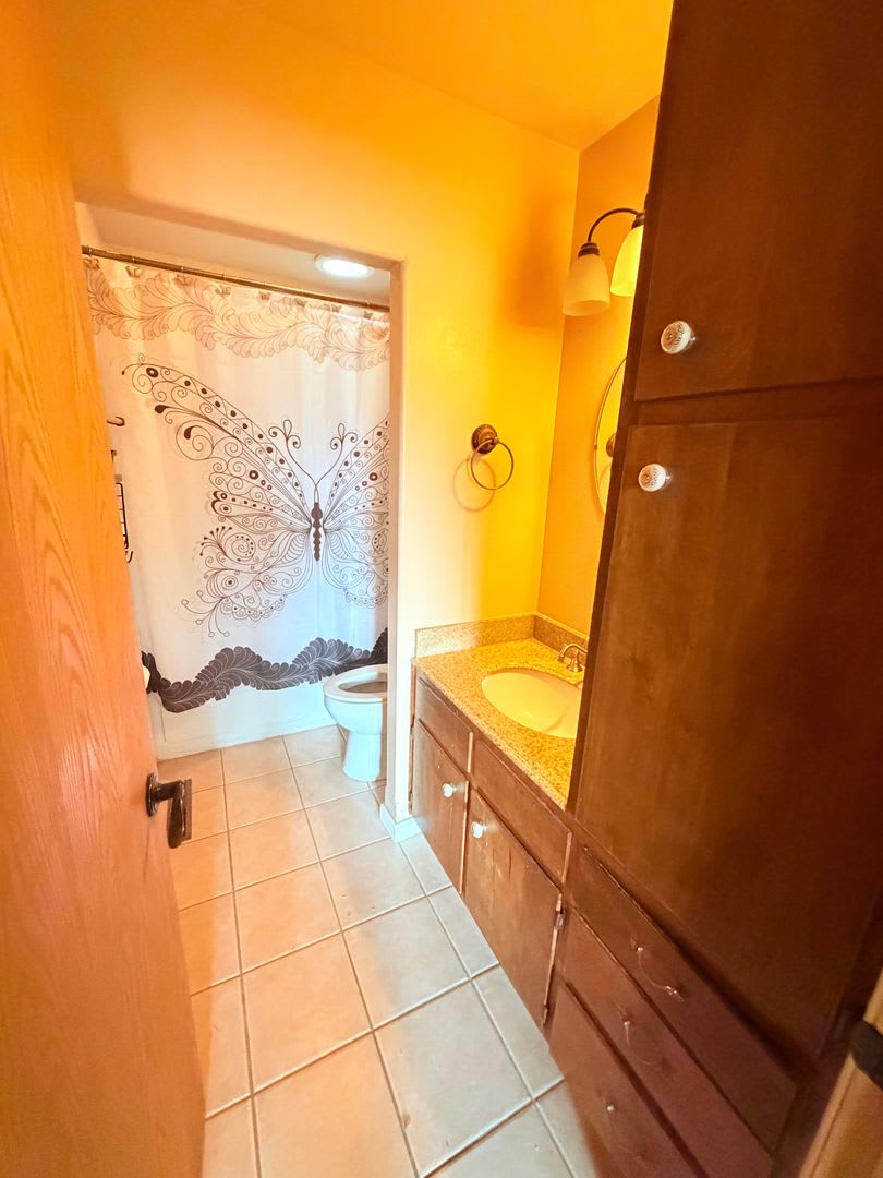 Cozy 5 bed 2 bath Home – photo 5