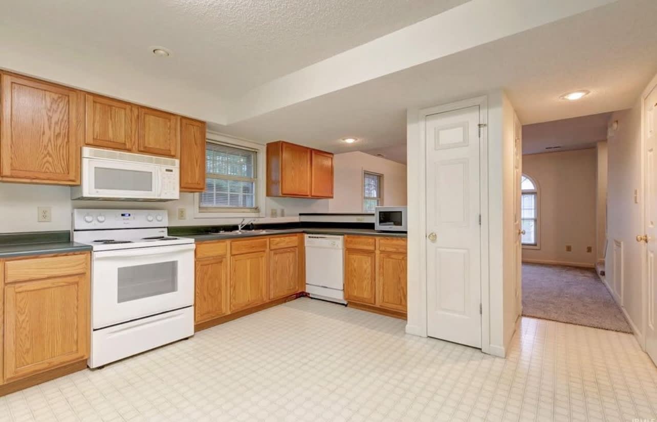 894 East Sherwood Hills Drive – photo 5