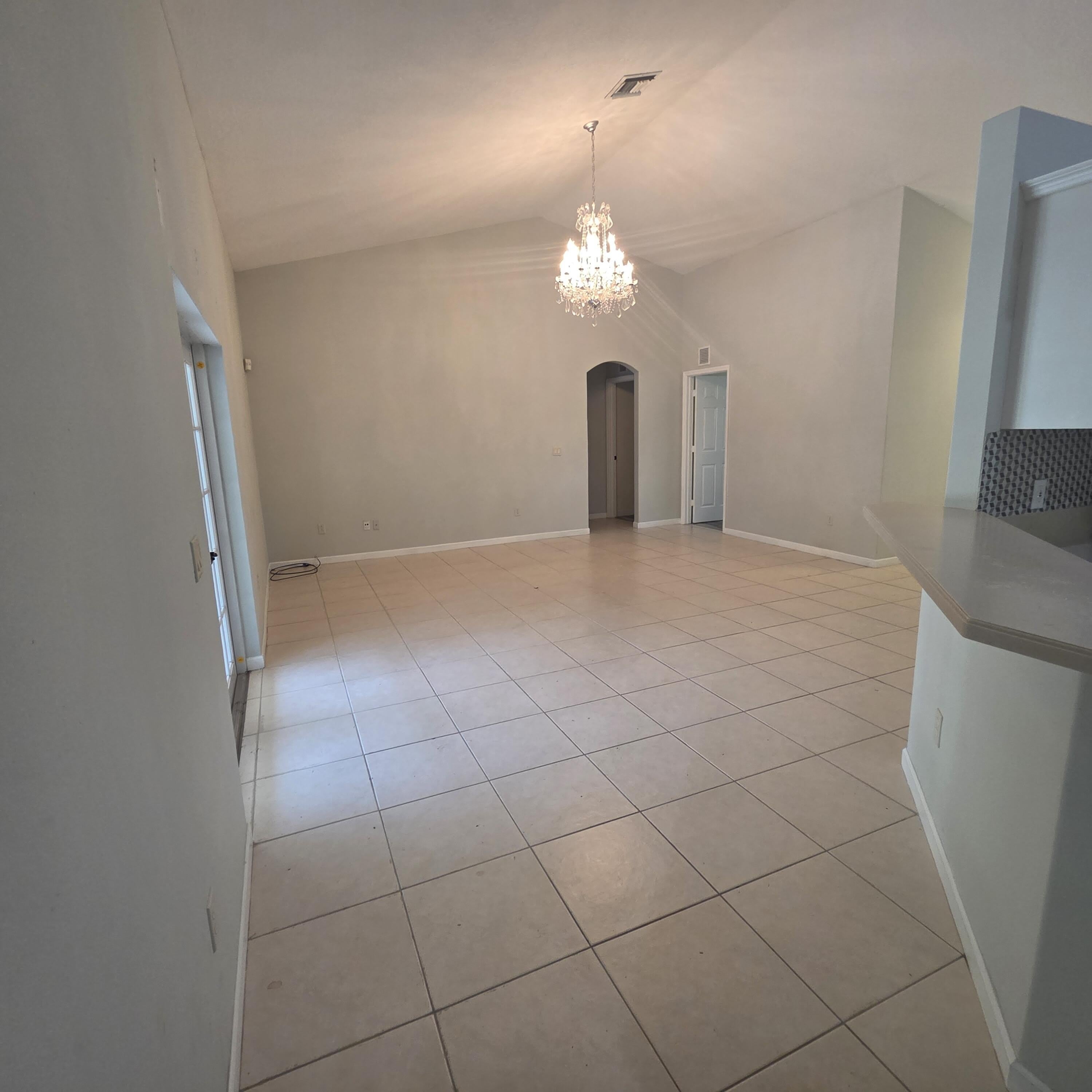 981 SW McCracken Avenue – photo 4