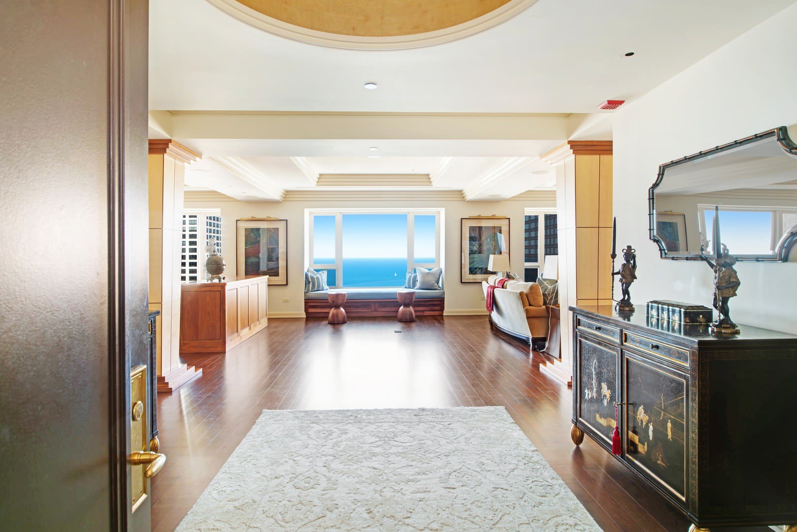 800 N MICHIGAN Avenue – photo 2