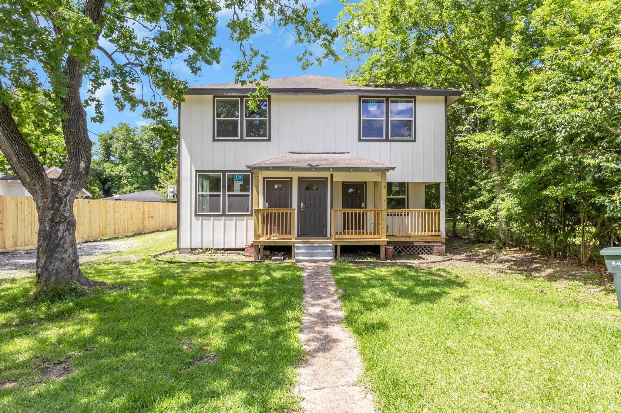 584 Anchor St – photo 1