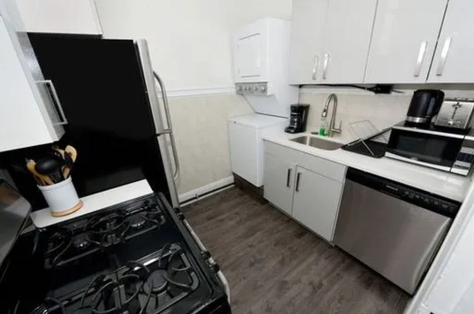 472 9Th Ave – photo 2