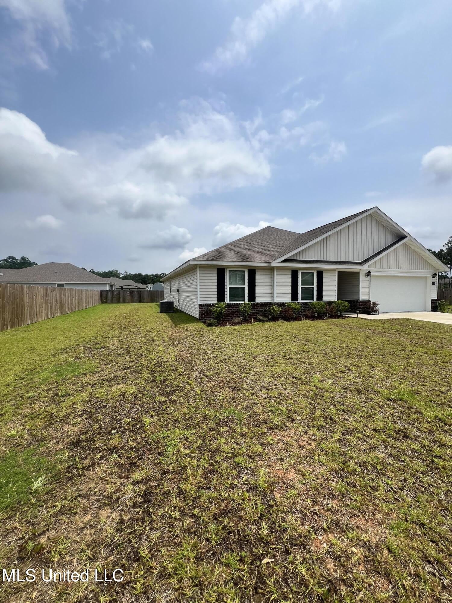 18186 Southern Magnolia Cove – photo 2