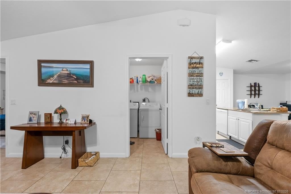 1529 NE Sunview Terrace – photo 4