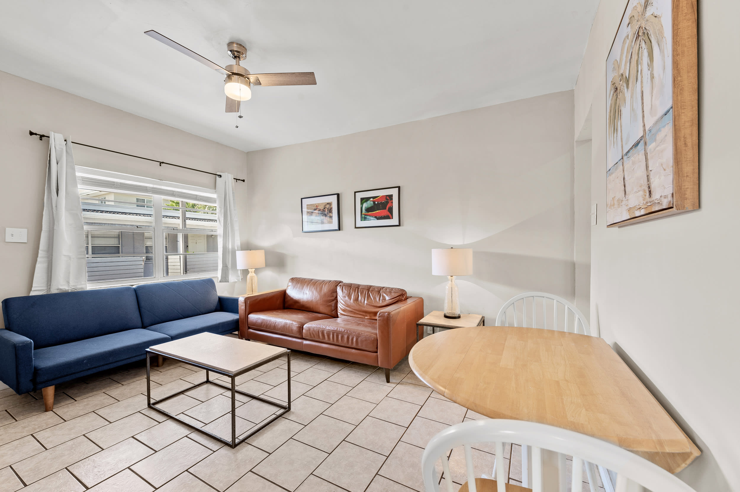 1127 Ne 5th Ave – photo 2
