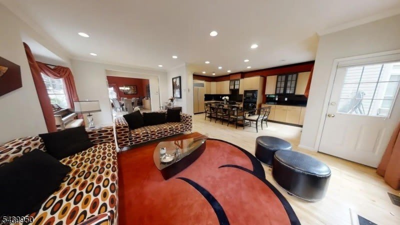 711 Binghampton Ln – photo 1