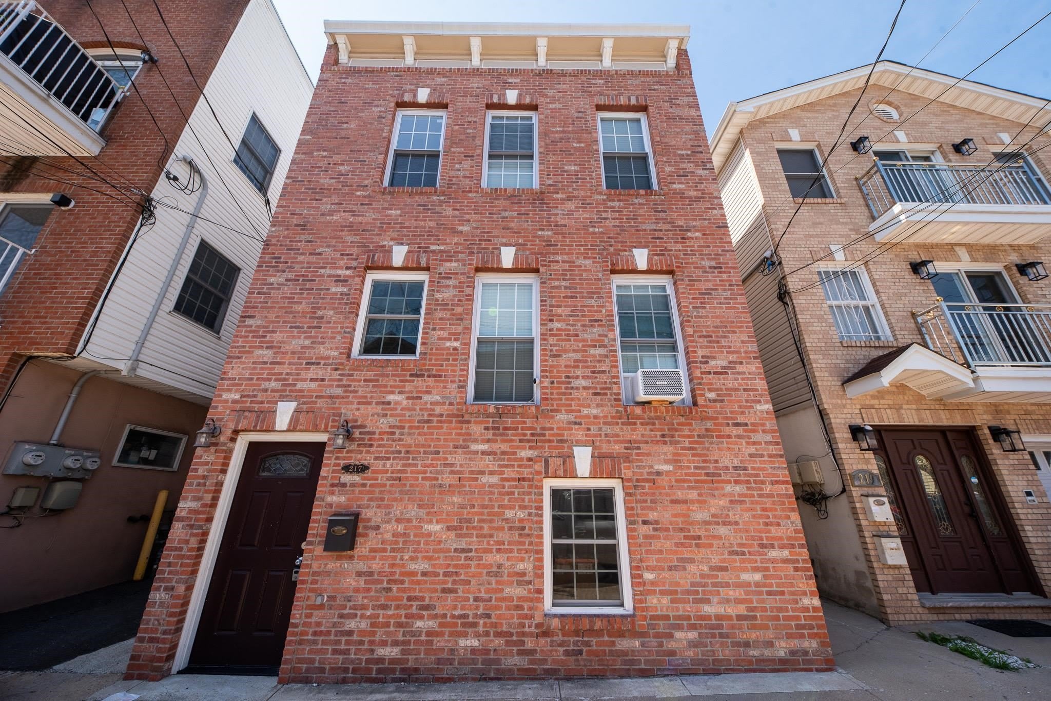 217 SOUTH ST – photo 1