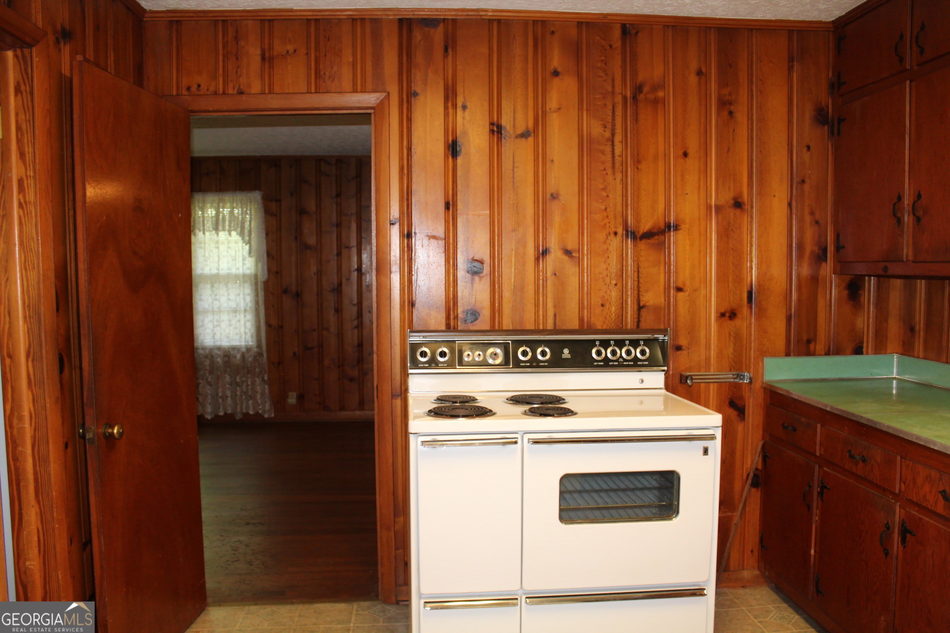 1115 W Spring Street – photo 3