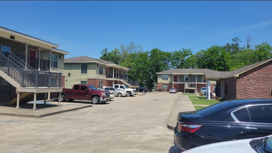 5460 Spring Lane – photo 2