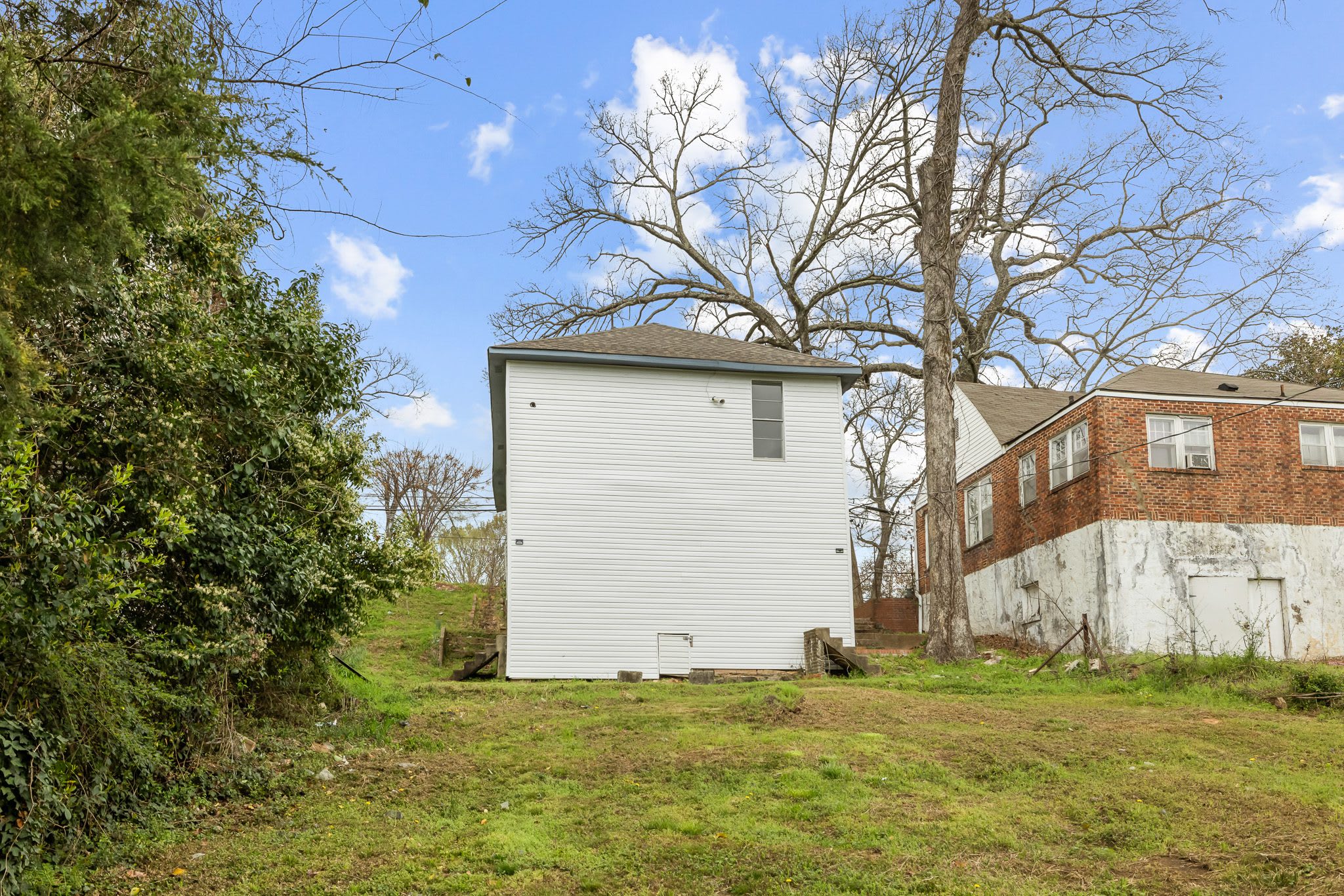 1563 Martin Ave – photo 5
