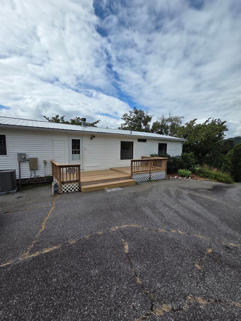 1 850 3 Bedroom 2 Bath Unfurnished Doublewide In A Lovely Setting – photo 2