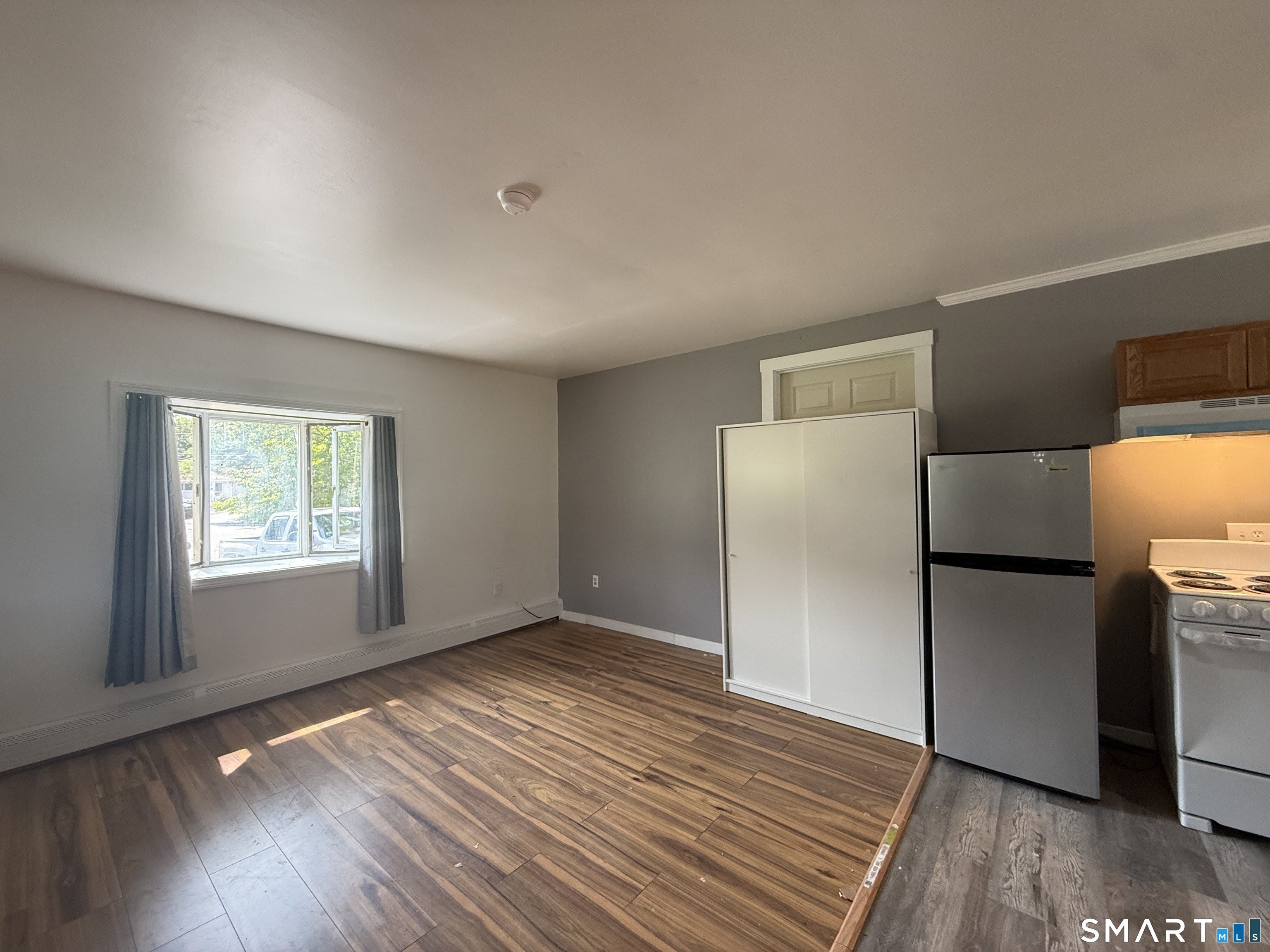 191 E Side Drive – photo 4