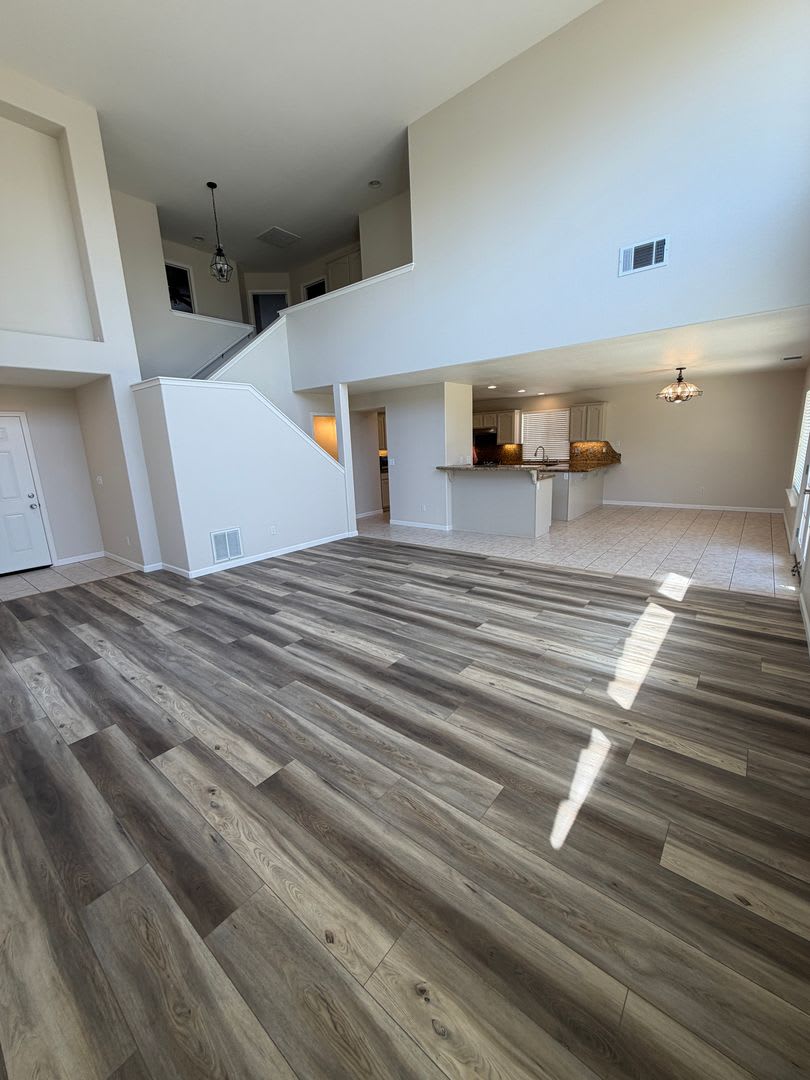 MOVE IN SPECIAL 1/2 OFF FIRST MONTH RENT Newly Updated 4 Bedroom 2.5 Bathroom Home- AVAILABLE NOW! – photo 4