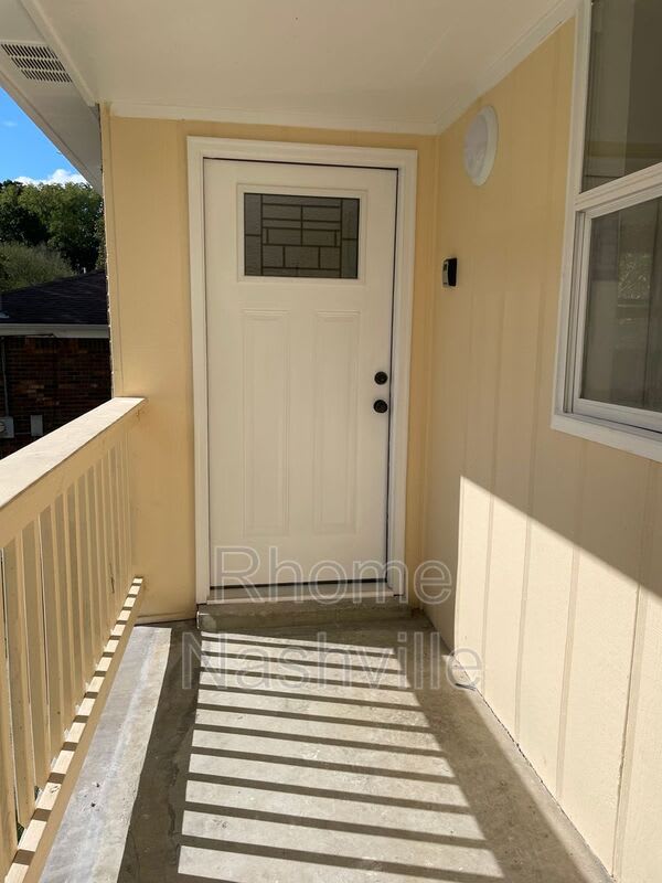 916 Algonquin Ct – photo 2