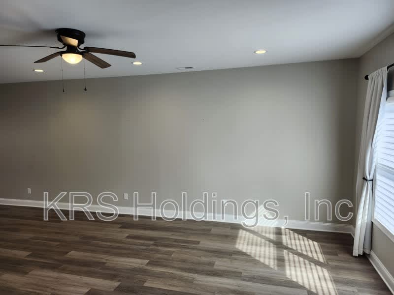 616 Zephyr Dr – photo 2