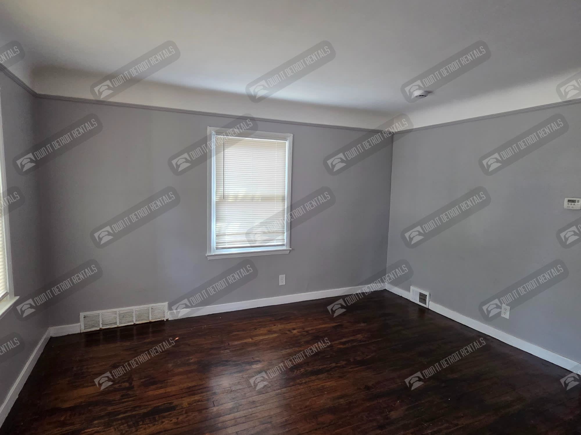 19335 Plainview Ave – photo 5