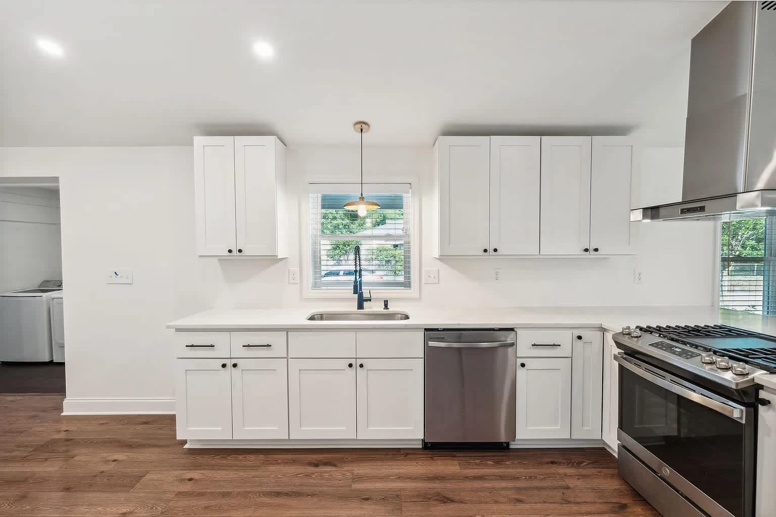 1533 Cantwell St – photo 5